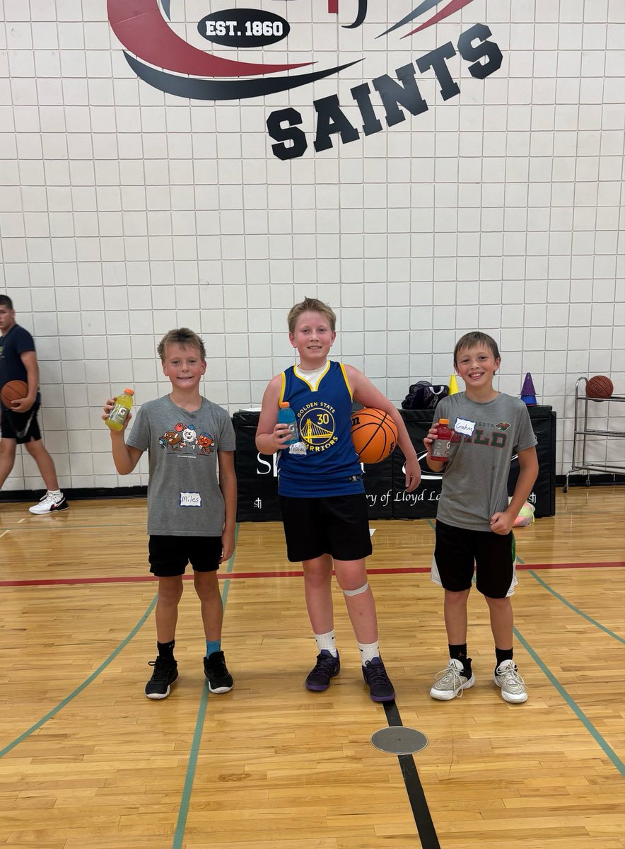 NickleDickleBB's tweet photo. St. Joe’s Camp Day #3
Congrats to our 1-on-1 Tournament standouts!
🥇 Blue Gatorade (1st Place) 🥈 Red (2nd Place) 🥉 Yellow (3rd Place) https://t.co/vXY5iUegNe