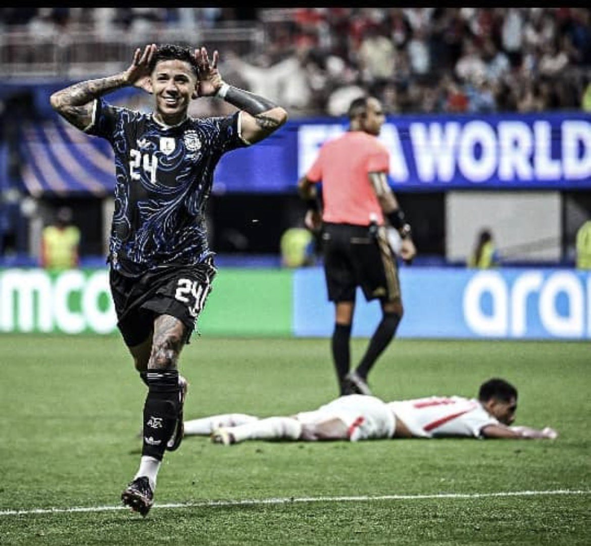 BenjaminDc6's tweet photo. Belligham dey tear me oo😂😂😂you want to challenge Messi? WTF https://t.co/wk7fES1TZ9
