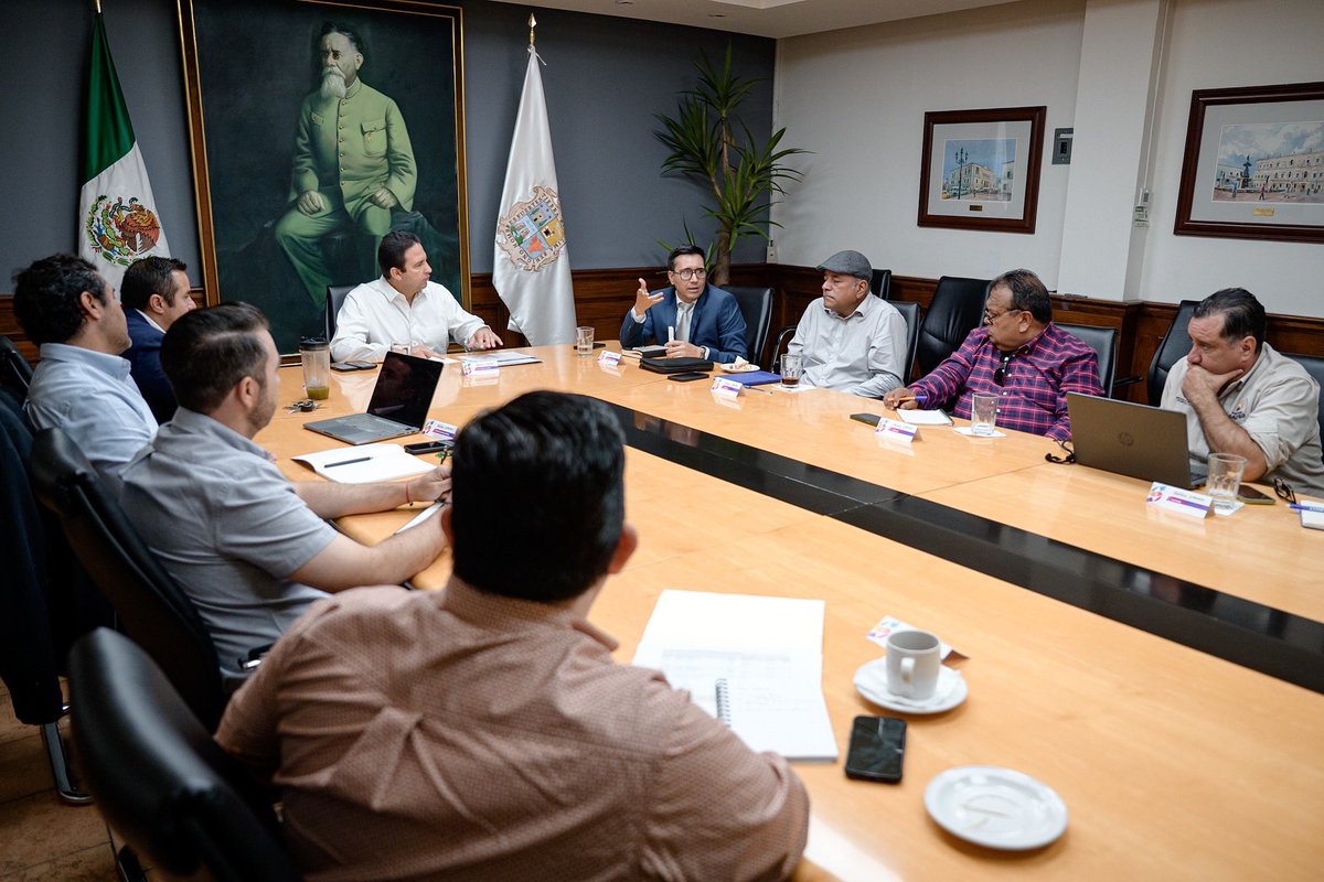 javierdiazglz's tweet photo. Nos reunimos con nuestro equipo de Medio Ambiente y Desarrollo Sustentable para reforzar las acciones de limpieza reforestación rehabilitación de parques y mantenimiento de espacios públicos en todos los sectores de Saltillo 🌳(1/2) https://t.co/uz7ZrioOly