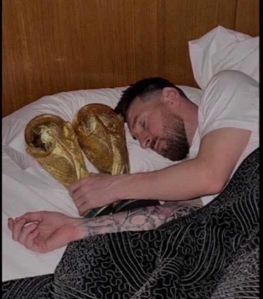 stopthatmessiii's tweet photo. They called him a midget 
They called him washed 
They said he was finished 
They said he was carried 
They called him an international virgin 

Football ends at 90 minutes, the ref has reached for his whistle https://t.co/L8kXAVnwIz