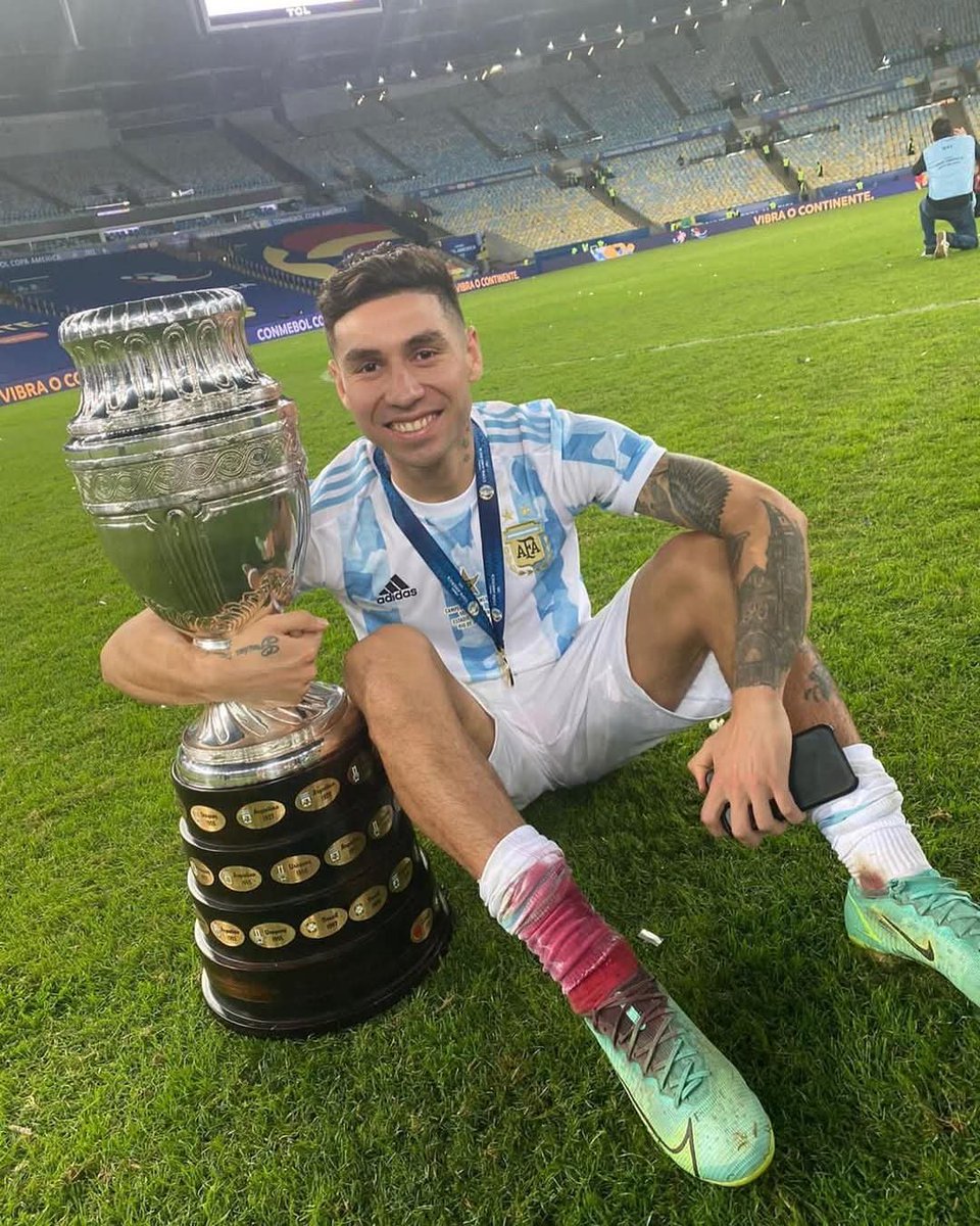 _crisenberg_'s tweet photo. Vinicius en la final de la Copa américa 2021? Domado
Luis Díaz en la final de la Copa América 2024? Domado
Jude Bellingham en semifinales del mundial 2026? Domado

⚔️Gonzalo Ariel Montiel. Señor lateral derecho. Domador de cracks. https://t.co/8EWKYjfCCm