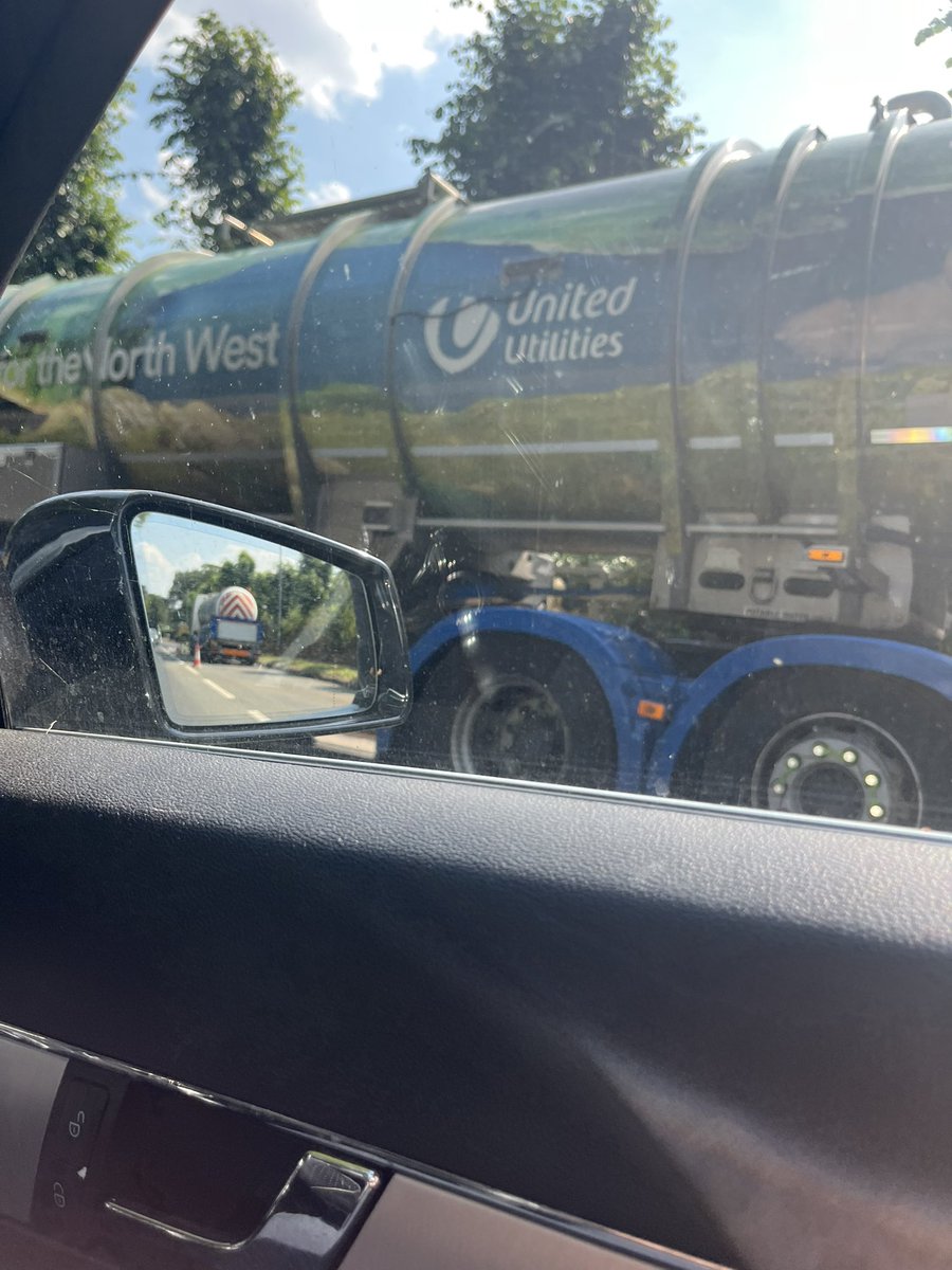 wendywoo6089's tweet photo. Every day in Sandbach Cheshire , tankers filling with gallons and gallons of water fill up and take our water somewhere else. https://t.co/2e8fuLFt27