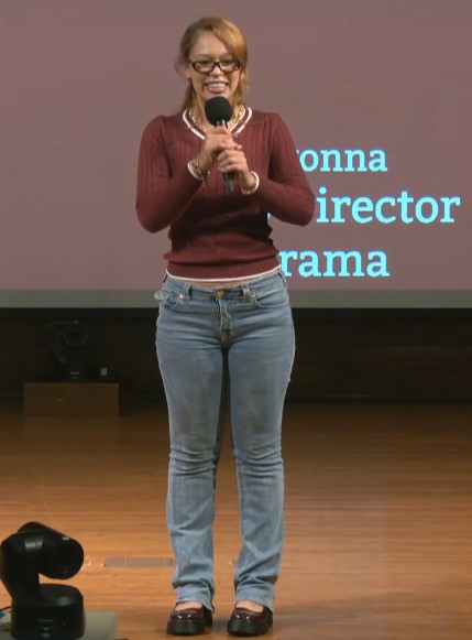 HardscopeClips's tweet photo. Fans noticed Yonna chose a regular Teacher outfit when Cinna (30) &amp; Valkyrae (35) embraced weirdos fantasies for more fame... 🤢👀 https://t.co/VXu986rUXX