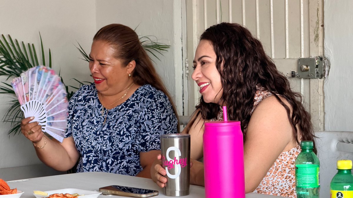 SugheyTorresR's tweet photo. Reconozco a las mujeres que todos los días trabajan con esfuerzo para sacar adelante a sus familias.

Fue un gusto acompañarlas, entregarles un pequeño apoyo y reiterarles que cuentan conmigo. En este nuevo proyecto tendrán una aliada para seguir avanzando. https://t.co/bBfBCRtn8r
