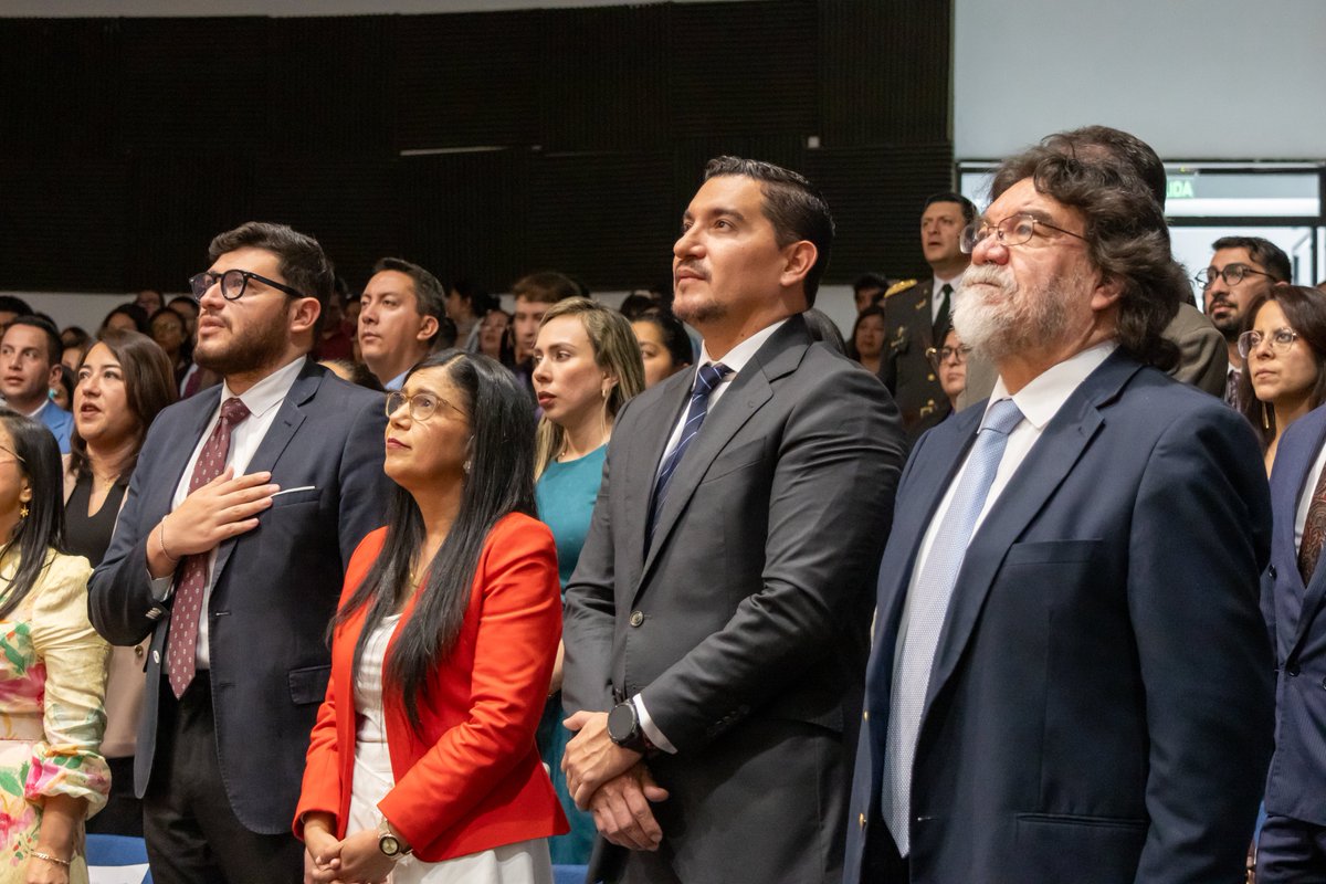 CJudicaturaEc's tweet photo. 📊 En representación del Consejo de la Judicatura, el vocal Damián Larco Guamán (@DamianLarcoG), asistió al acto conmemorativo por los 50 años del Instituto Ecuatoriano de Estadística y Censos (@Ecuadorencifras).

Durante la ceremonia se reconoció a servidoras y servidores por sus años de trayectoria y compromiso con la institución. El evento también reunió a representantes de diversas entidades del Estado, en un espacio que destacó el aporte del INEC a la generación de información estadística para el desarrollo del país.

#JusticiaConIndependenciaCJ ⚖️