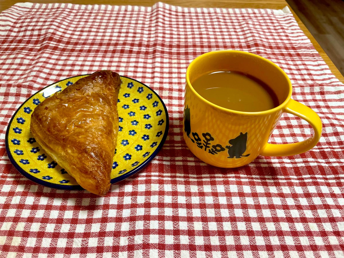 one_call_call_1's tweet photo. 本日の朝ごはん。おはようございます☆ヽ(｡•ω•｡)ﾉ♩ https://t.co/2zyznz0osR