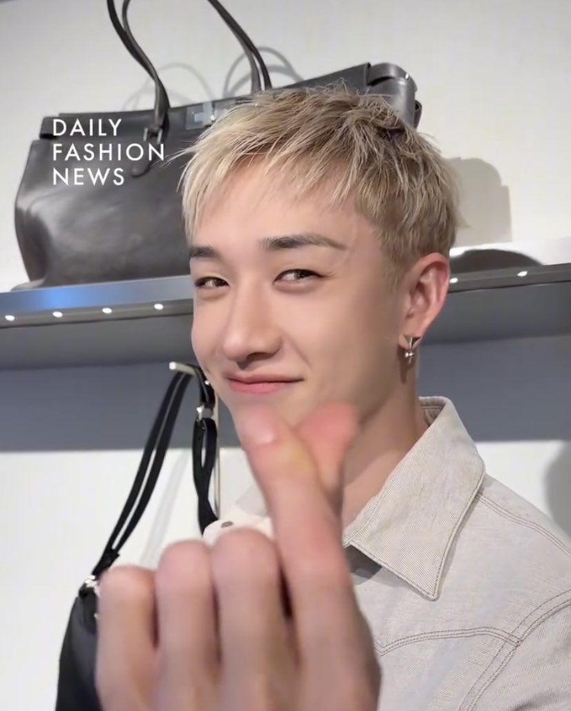 chansbobaeyes's tweet photo. SMILEY PUPPY 😭😭😭😭😭😭😭😭 https://t.co/hCV65z4R62
