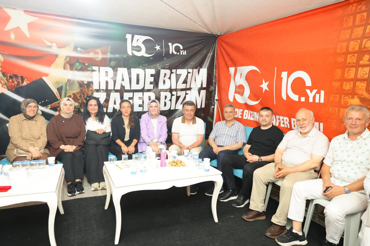 ihsankurnaz55's tweet photo. 🇹🇷 15 Temmuz Demokrasi ve Millî Birlik Günü Anma Programı kapsamında Cumhuriyet Meydanı'nda düzenlenen programa katılım sağladık.

Aziz şehitlerimizi rahmet ve minnetle, kahraman gazilerimizi ise şükranla anıyor; 15 Temmuz'da milletimizin ortaya koyduğu birlik, beraberlik ve demokrasi iradesini bir kez daha saygıyla yad ediyoruz.

#HerAnındaHepYanında #İlkadım