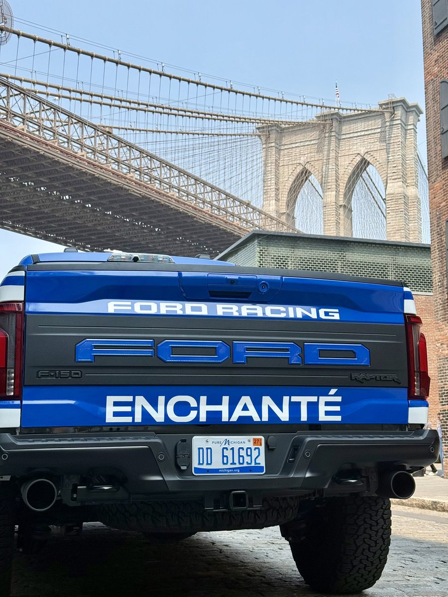 FordRacing's tweet photo. Hey @danielricciardo 👋

Excited for @FanaticsFest with @F1 – find us in the city with the Raptor.

Scavenger Hunt Rules: https://t.co/dXtr4NILo5 https://t.co/c0teFjtZ0s