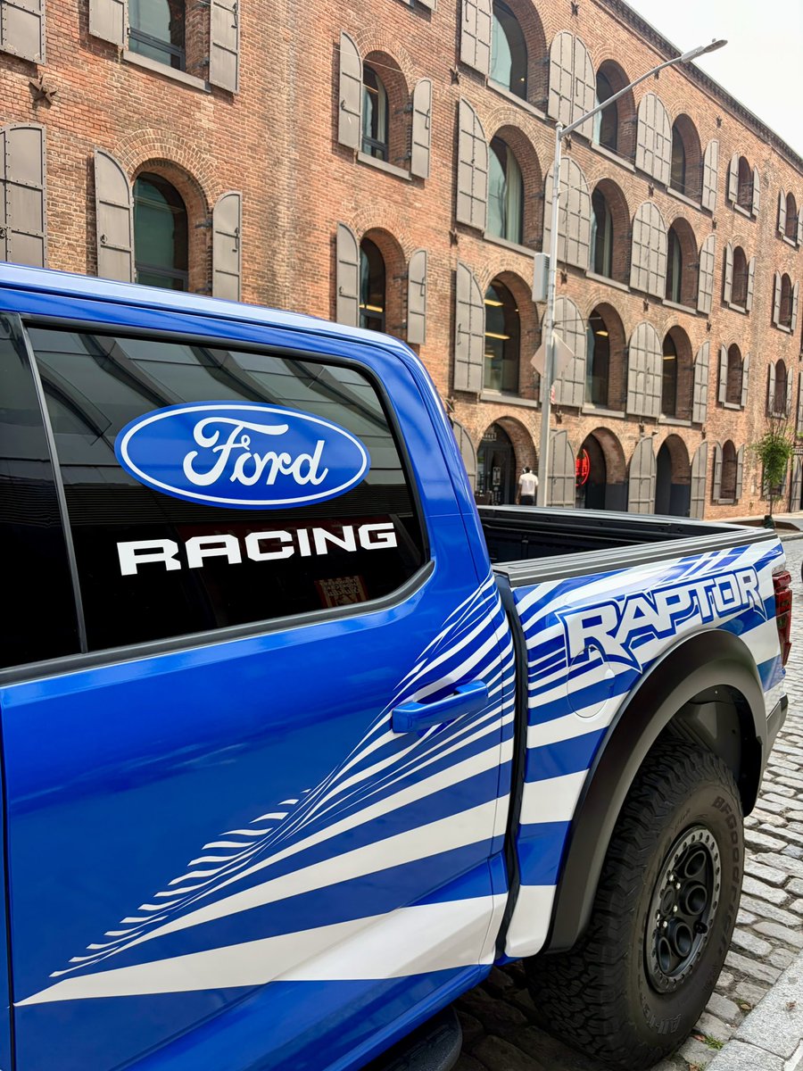 FordRacing's tweet photo. Hey @danielricciardo 👋

Excited for @FanaticsFest with @F1 – find us in the city with the Raptor.

Scavenger Hunt Rules: https://t.co/dXtr4NILo5 https://t.co/c0teFjtZ0s