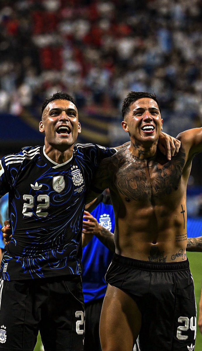 Solcisanchezz's tweet photo. HASTA EL DOMINGO ENFERMOS😍🩵🤍🐐 https://t.co/jJAtZxUs3S