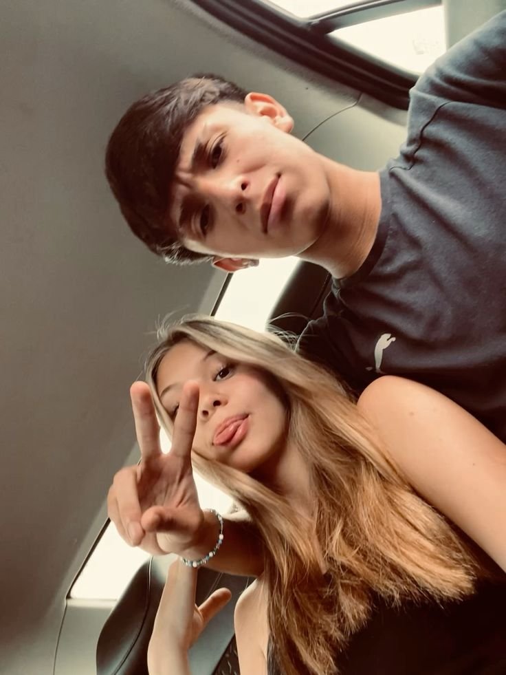 LunaYldz's tweet photo. Dia do melhor amigo, kenan não preciso dizer oque significa para mim nem oque vales pois tu próprio sabes isso! só te quero dizer que por mais que me irrites eu continuo a gostar de ti e sempre vou gostar e sempre vou estar aqui para ti parabéns chatinho 🤍 https://t.co/ubKuvl0l4W