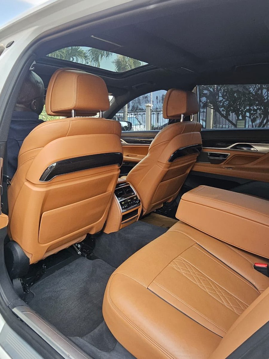 lilsabbath's tweet photo. 7th gen series 
This is BMW 750i
2018 model 
Powered by a 4.4L twin-turbo V8 engine
48M 

#worldcup #messi #Ronaldo #Davido https://t.co/PDEZsvGPAe