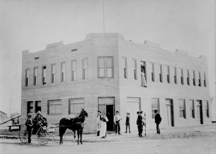 TheMobMuseum's tweet photo. Before the Strip, before neon, and before millions of visitors, the Hotel Nevada helped connect Las Vegas to the world.

#OnThisDay in 1907, the city's first telephone was installed there, marking a milestone in Las Vegas history. Over time, the building and property expanded and evolved into today's Golden Gate Hotel & Casino, later earning another claim to fame as the birthplace of the iconic shrimp cocktail.

 Photo courtesy of Vintage Vegas.