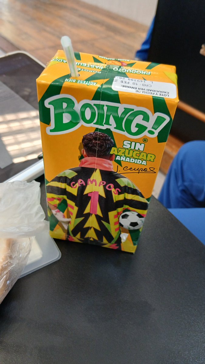 thvlexv's tweet photo. oigan amiwos no les dije pero si me compre un bonig hoy fui la más feliz!!!(con mi sándwich) https://t.co/RdYOL02A27