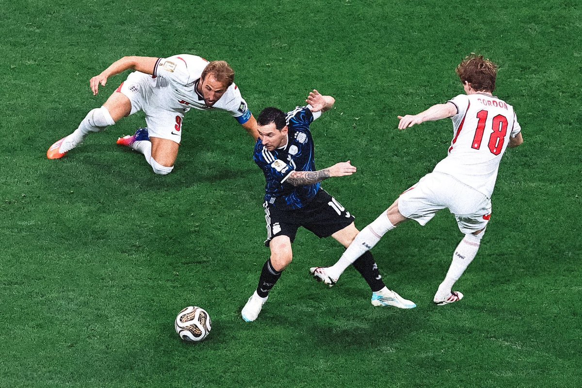 tj1po's tweet photo. Absolute Cinema by Messi🥶🇦🇷🪄 https://t.co/0owtcvkuA0