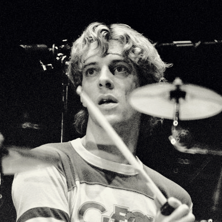 MSolisEscobar's tweet photo. Stewart Copeland (July 16, 1952) #musician, multi-#instrumentalist and #composer best known as the #drummer for the #rock #band the Police and for his film music #soundtracks. He has also written various pieces of music for ballet, opera and orchestra.
https://t.co/uKcqUsxPxq https://t.co/7Vey7EvP1y