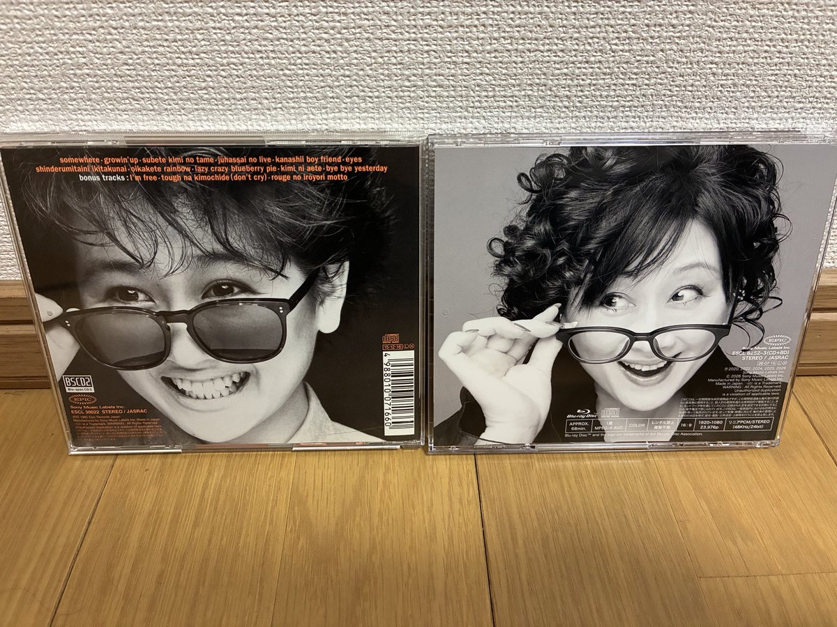 funkyhiko's tweet photo. #渡辺美里 #Birthday
ゲットしました。
1st Album eyesのジャケットと並べてみました。
有賀啓雄さんがBassを弾いている曲が入っている！ https://t.co/Rak5gFRaqK