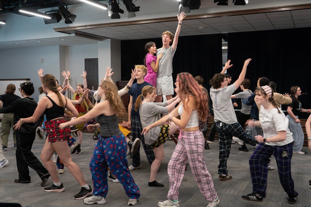 CTCharlotte's tweet photo. These students are ready to transport you to Moscow in "Natasha, Pierre & the Great Comet of 1812." ☄️ Experience the passion, music, and incredible talent of our SummerStage students.
🎟️ Get tix: https://t.co/uspZmWpjK8
#GreatComet #Musical #PreProfessional #CTCSummerStage https://t.co/mSgGv4au8P