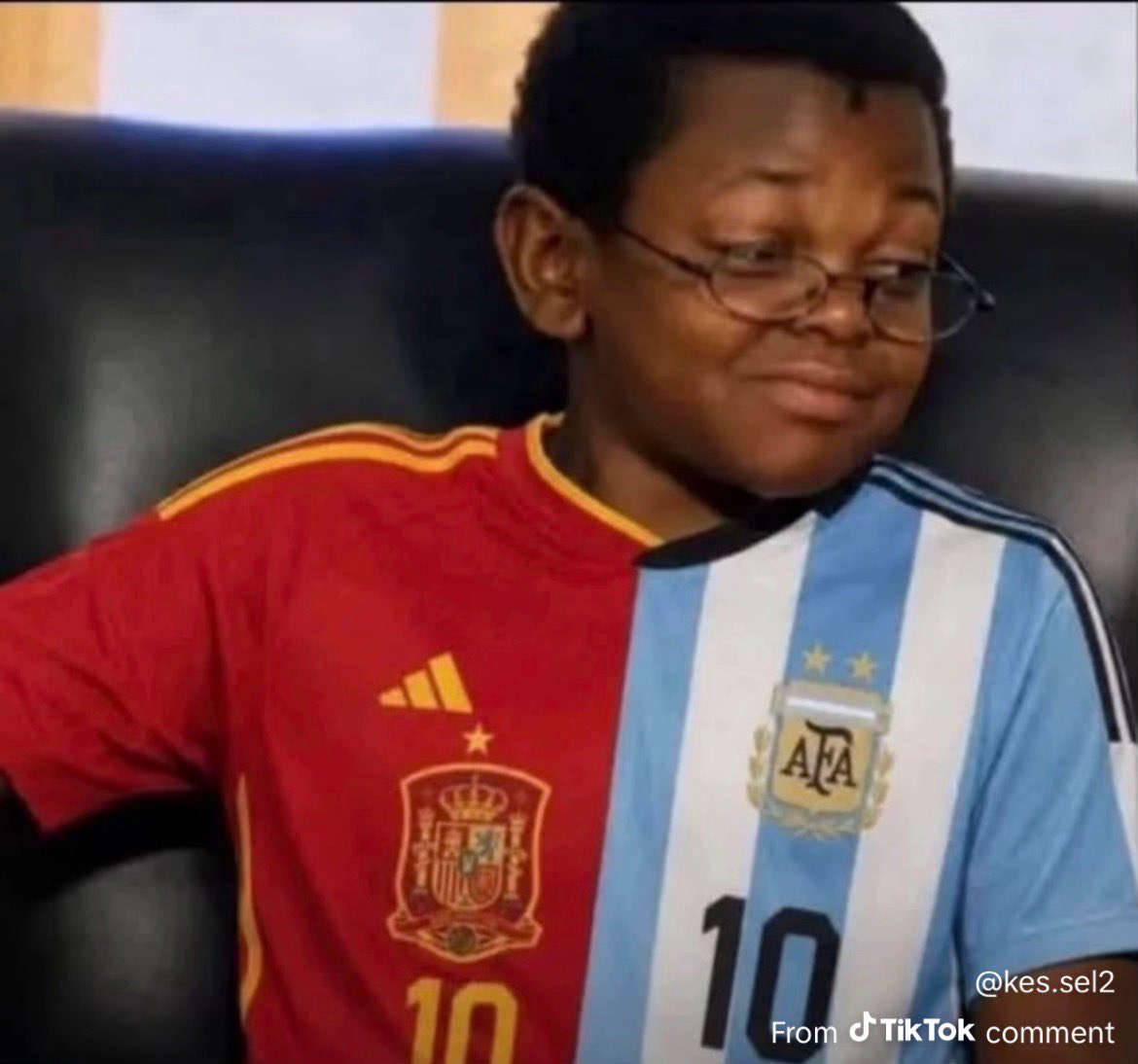 waggydey4you's tweet photo. Father and son at final 🇦🇷🇪🇸❤️
Omugwo pass omugwo 🤣😂 https://t.co/BCc5SfqhXk