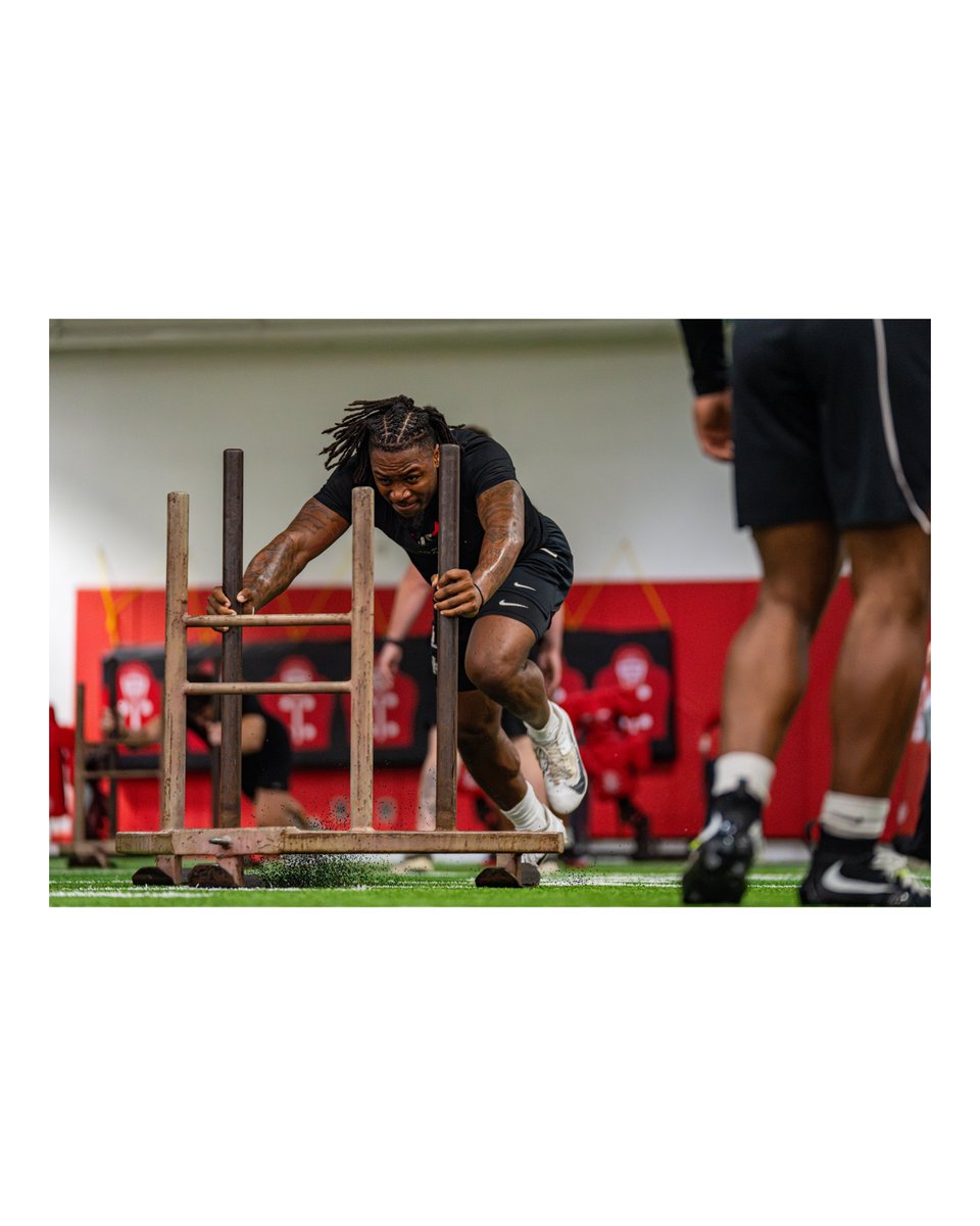 UHCougarFB's tweet photo. Shot with intention📸 https://t.co/loVAqZ4fqp