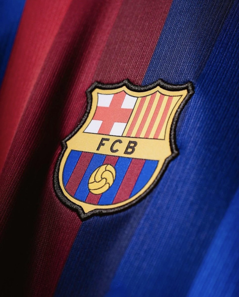 BarcaFRNews's tweet photo. 🚨🚨 𝗥𝗘𝗖𝗢𝗥𝗗 🚨🚨

Le FC Barcelone devient le premier Club de l’histoire à voir 8 de ses joueurs disputer une finale de Coupe du Monde, dépassant le Bayern (7) en 2014. https://t.co/wC0IeARxWJ