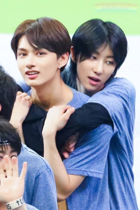 yoonjinbt's tweet photo. 一緒にいると安心できる信頼関係がここにある🐱🐸
#Junhao https://t.co/T3cqDO6aLt