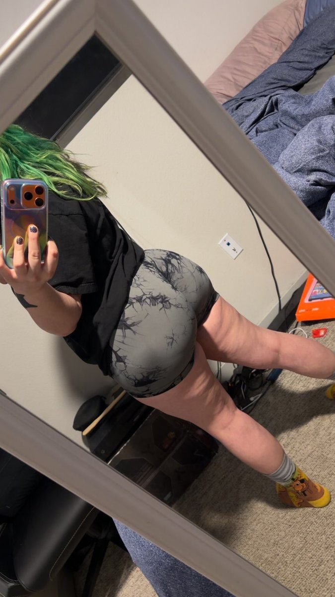 JustaPeachyMom's tweet photo. I like these shorts https://t.co/1AAXq7PEqP