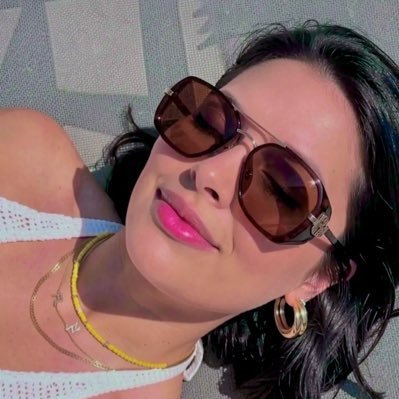 frankjordan5's tweet photo. everybody come look at this yt trash ugly bxtch https://t.co/SAl69XQXWL