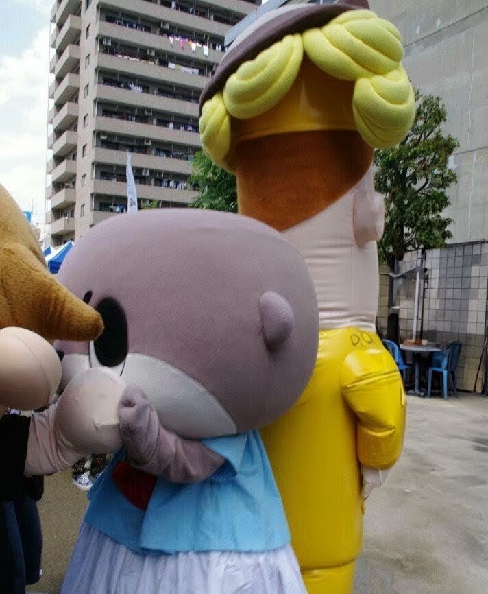 TheodorVonLerch's tweet photo. オハ

ヤーネ アノ人 帽子ノ上ニかつら載セテ  顔しわしわヨ

#レルヒ団 https://t.co/IAFWv8CYNJ