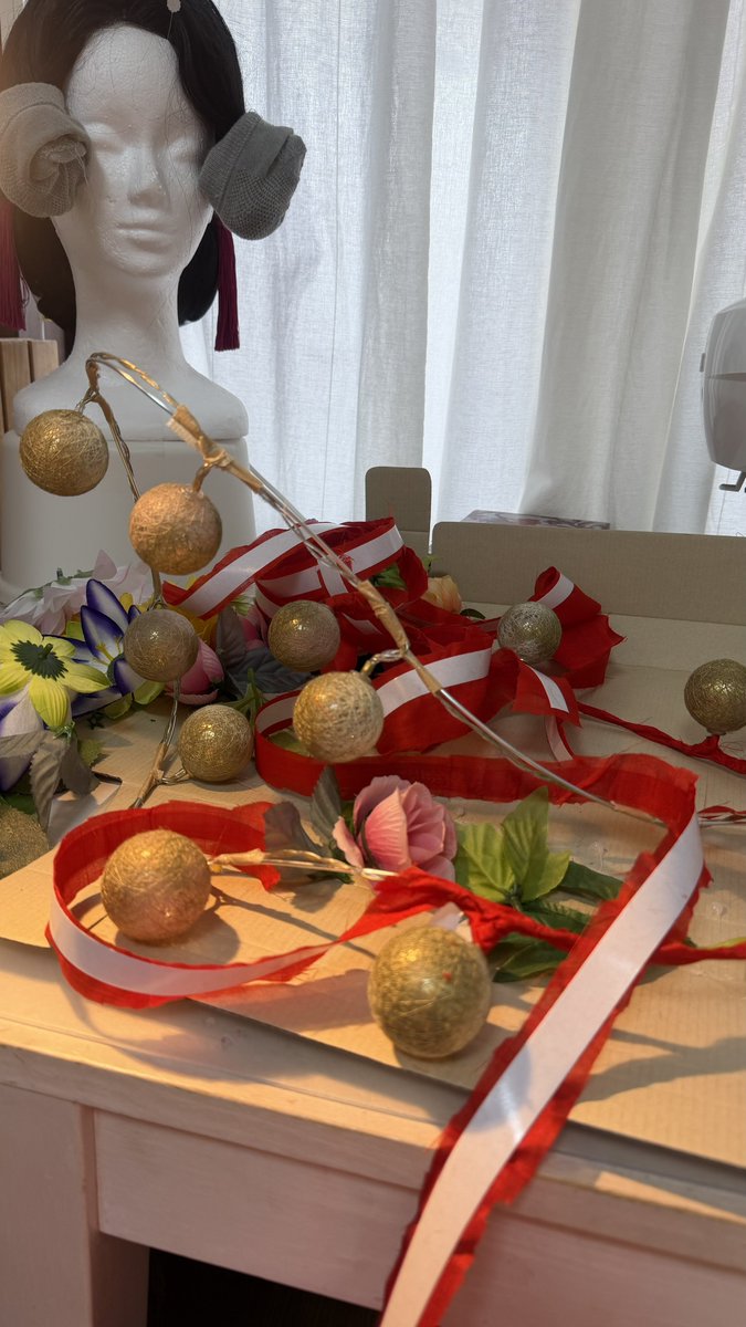 costume_28's tweet photo. 次の撮影に向けて色々製作中✂️🎨

楽しみなのだぁ😋 https://t.co/yseeQ4e2iG