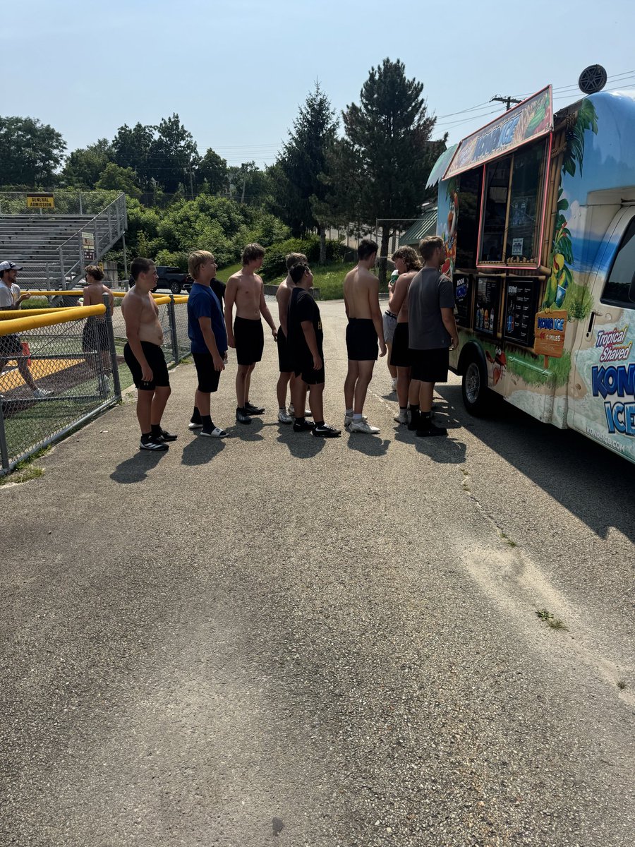GoldenLionFoot1's tweet photo. Never a bad time for Kona Ice, especially this week! #BuyIn https://t.co/jLnl0llL30