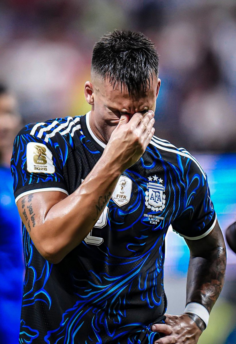 ArchivoLautaro's tweet photo. Cómo vas a llorar así, hermano. Te amo con mi vida entera. https://t.co/PBUl8NEhOu