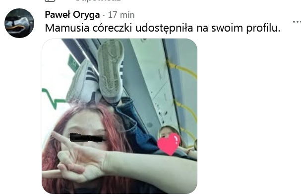 Stasiu_Botowski's tweet photo. Czyli podsumowując imbe z autobusu:
-z dziewczynkami była matka, do której mężczyzna kierował swoje pretensje, a nie do dziecka,
-matka pozwalała na trzymanie nóg na siedzeniu na co zwracał uwagę wcześniej kierowca,
-sprawę nagłośnił ukraiński influenser, który 'zapomniał' wspomnieć o tym, że na miejscu z dziewczynkami była matka,
-policja odnalazła mężczyznę i zakuła pokazowo w kajdanki jak bandytę najcięższego kalibru za znieważanie matki i dzieci co sugeruje, że prawa ukraińców w Polsce stawiane są wyżej niż własnych obywateli,
-policja potwierdziła już, że matka była na miejscu,
-MZK zablokowało publikacje wideo z autobusu zasłaniając się RODO chociaż w innych przypadkach inne spółki publikowały z zamazaniem twarzy bez problemu co sugeruje, że obraz mógłby zaprzeczać oficjalnej narracji jakoby problemem był mężczyzna rzucający się na niewinną rodzinę ukraińską,
-prezes spółki miejskiej (MZK) Hubert Maślanka był politycznie związany z Platformą Obywatelską, syn oficera SB.

"Państwo Polskie istnieje tylko teoretycznie". Jesteście obywatelami drugiej kategorii we własnym państwie. Jesteście traktowani jak chłopi bez praw, jak przedmiot we władaniu państwa, jakby był nadal XVIII wiek. Wyjeżdżając do USA możecie mieć więcej praw i być poważniej traktowani. Tak to widzę.