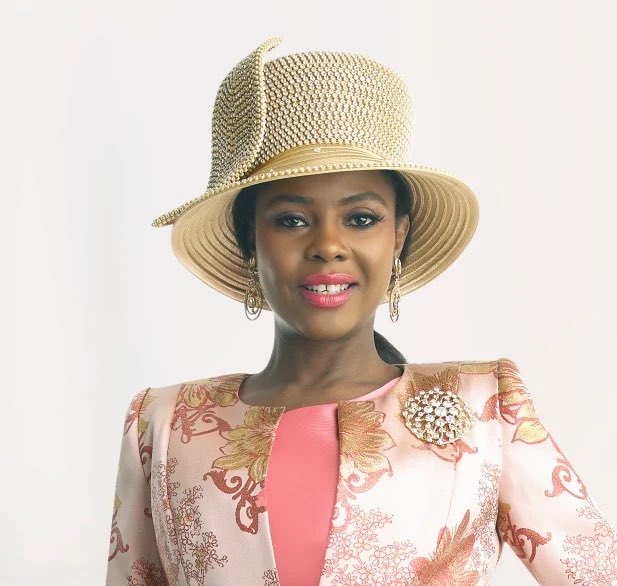 DivasDenFashion's tweet photo. Lily & Taylor H560 Brim HAT
https://t.co/tJEIW6ssOR
#divasdenfashion #hat #blackhat #whitehat #pinkhat #greenhat #lilyandtaylor #derbyfashion #H560 #brimhat #derbyhats #couturemillinery #madhatter #hatinator #funeralhat #hatfashion #statementpiece #millinery #cogichat #winery https://t.co/tybcg7MOkG