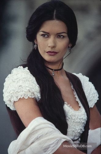 stanleydrumond's tweet photo. Acho ela parecida com a Catherine Zeta-Jones💅🏼 https://t.co/7fsLOQPYXJ
