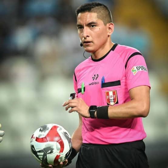 Luccinaz's tweet photo. Daniel Ureta será el juez principal del partido entre #Universitario y #SportingCristal en la Final de IDA del Torneo Apertura de la #LigaFemenina este viernes en el Monumental. En el VAR: Junior Rivera https://t.co/9TpDMULUb7