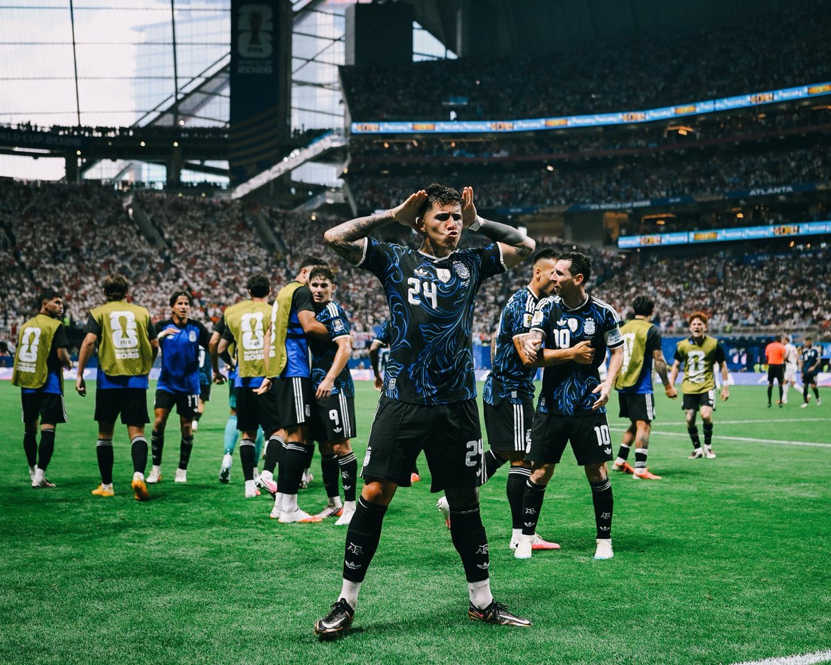 noopiieeeeee's tweet photo. Dari para Pembenci Argentina kita belajar,
tidak semua orang senang dengan kesusksesan kita,
saat prestasi tak bisa dihentikan,
sebagiian orang malah mencari² kesalahan,menyebar fitnah dan melontarkan hujatan.
tapi kita gosah habiskan energi buat ngebales.
melangkah terus biar kerja keras, prestasi dan waktu yg menjawabnya...
met pagi semua..