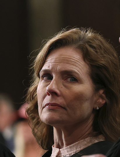 SaltyGoat17's tweet photo. If Amy Coney Barrett is letting outside forces affect her judgment should she step aside? https://t.co/oJN2SmkOk3
