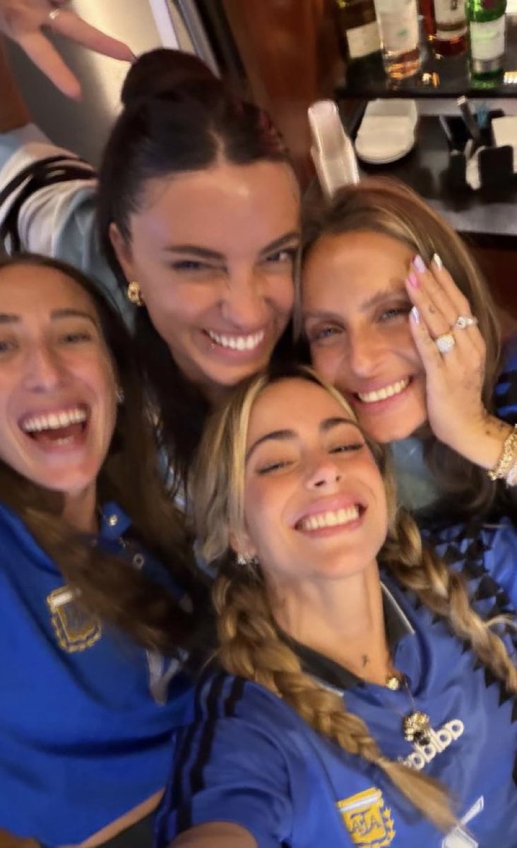 oficialtinibra's tweet photo. TINI via Instagram após vitória da Argentina 🇦🇷 https://t.co/AKlmQFk0Z1