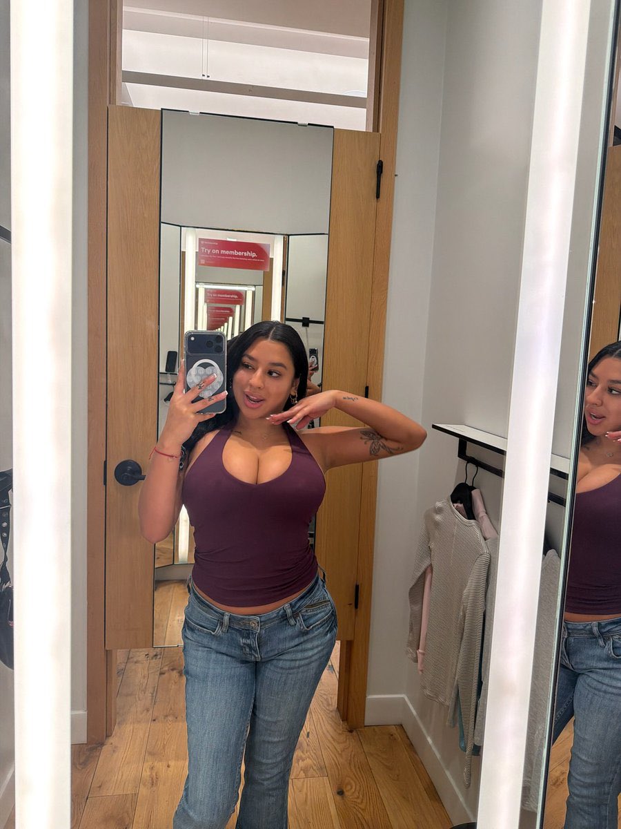 EmmaRosecia's tweet photo. 1 or 2? https://t.co/wirVOKVVMJ