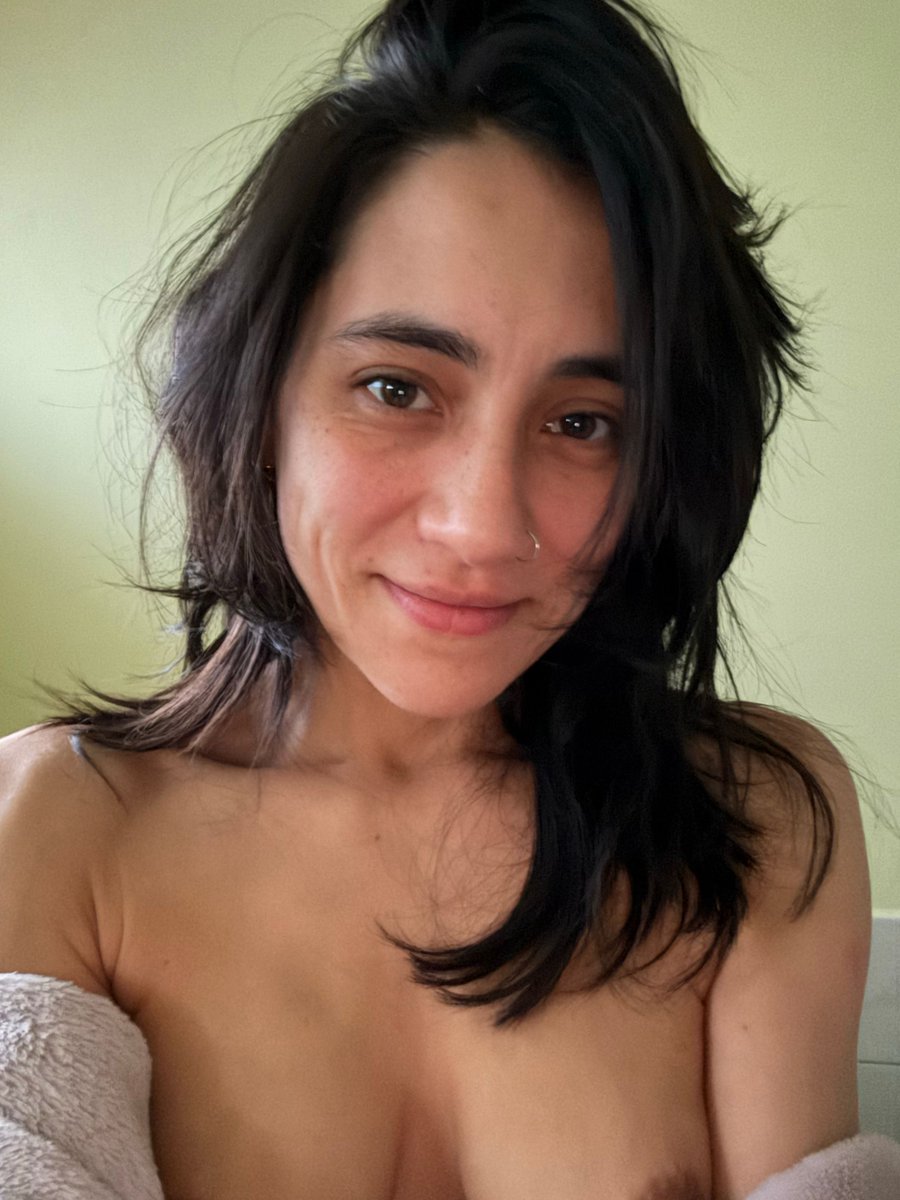 Blair_robinX's tweet photo. I thought I knew about addictions until I came across men with similar hyperfixations and a beard who crave my personal attention https://t.co/N978RPr5f4 #milf #nerdy #gfe #onlyfans #fansly #sub #onlinegirlfriend #hiiiiii https://t.co/hmBnWTyK5z