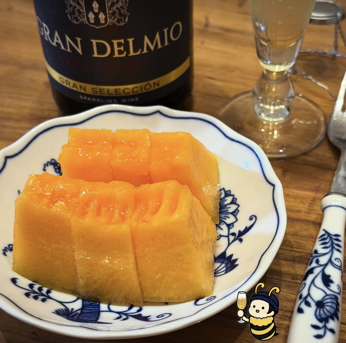 hachi__52's tweet photo. 《夕張メロン》

シュワシュワと合う🍾
#あまーい https://t.co/yZKx10FxJ2
