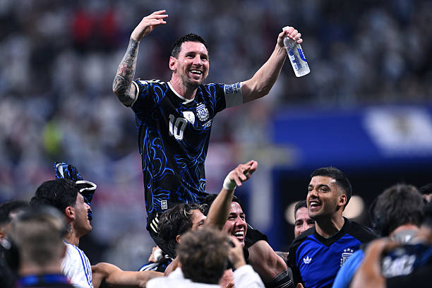 BouafifNour's tweet photo. Most successful dribbles in the World Cup so far:

🥇 Messi — 24 (69% success rate)
🥈 Lamine Yamal — 22 (52%)
🥉 Vinicius Junior — 16 (46%)
4⃣ Musiala — 15 (65%)
5⃣ Olise — 15 (51%) https://t.co/VwsXxa2byL