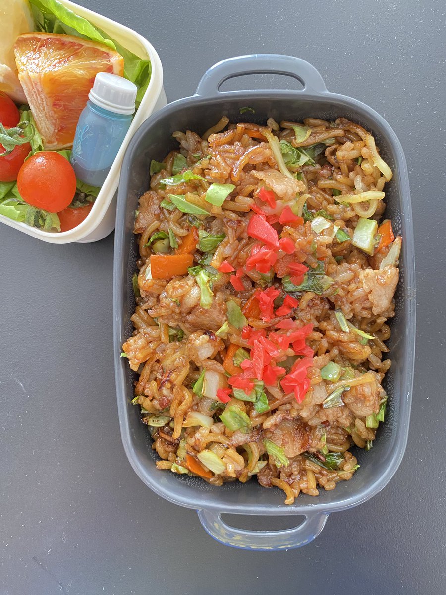 ecomon's tweet photo. 今日の京都旦那弁当🍱
そばめしだー😊
#旦那弁当 #お弁当 #お弁当記録 https://t.co/Wkd4FLlB7X