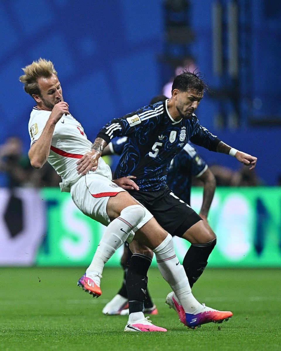lanumero12comar's tweet photo. 🇦🇷📈 El partido de LEANDRO PAREDES ante Inglaterra:

⌛️ 64 minutos jugados
👟 78 toques
📊 68/70 pases precisos (97%)
📍 32/34 pases en campo rival (94%)
🎯 2/4 pases largos precisos (50%)
🛡️ 5 contribuciones defensivas
⚔️ 2/4 entradas ganadas
💪 4/7 duelos en el suelo ganados
🪓 2/2 duelos aéreos ganados (100%)