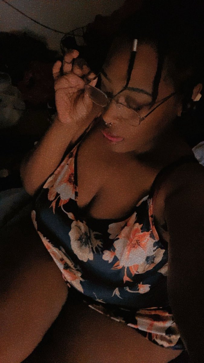 YesGoddesshazel's tweet photo. #femdom
No I don’t hold conversations for free pay for a damn reply  bitch !!! https://t.co/4R6u0HGvht