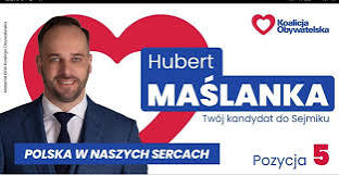 Stasiu_Botowski's tweet photo. Czyli podsumowując imbe z autobusu:
-z dziewczynkami była matka, do której mężczyzna kierował swoje pretensje, a nie do dziecka,
-matka pozwalała na trzymanie nóg na siedzeniu na co zwracał uwagę wcześniej kierowca,
-sprawę nagłośnił ukraiński influenser, który 'zapomniał' wspomnieć o tym, że na miejscu z dziewczynkami była matka,
-policja odnalazła mężczyznę i zakuła pokazowo w kajdanki jak bandytę najcięższego kalibru za znieważanie matki i dzieci co sugeruje, że prawa ukraińców w Polsce stawiane są wyżej niż własnych obywateli,
-policja potwierdziła już, że matka była na miejscu,
-MZK zablokowało publikacje wideo z autobusu zasłaniając się RODO chociaż w innych przypadkach inne spółki publikowały z zamazaniem twarzy bez problemu co sugeruje, że obraz mógłby zaprzeczać oficjalnej narracji jakoby problemem był mężczyzna rzucający się na niewinną rodzinę ukraińską,
-prezes spółki miejskiej (MZK) Hubert Maślanka był politycznie związany z Platformą Obywatelską, syn oficera SB.

"Państwo Polskie istnieje tylko teoretycznie". Jesteście obywatelami drugiej kategorii we własnym państwie. Jesteście traktowani jak chłopi bez praw, jak przedmiot we władaniu państwa, jakby był nadal XVIII wiek. Wyjeżdżając do USA możecie mieć więcej praw i być poważniej traktowani. Tak to widzę.
