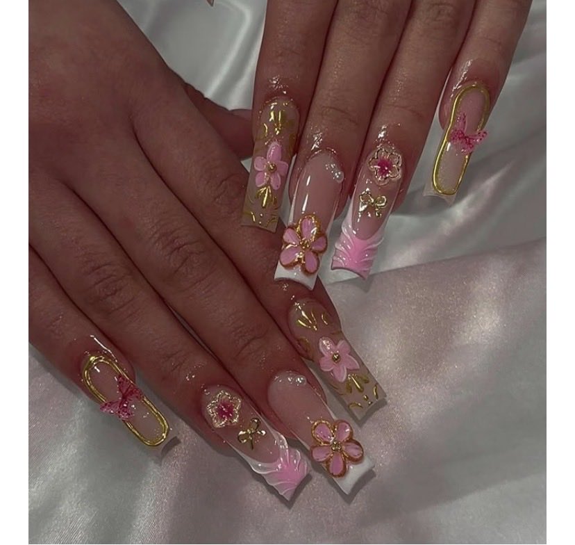 BTSHottieNation's tweet photo. How Pinterest sees me 🦋
-actor
-tattoo 
-nails
-outfit https://t.co/XlaELajYkU