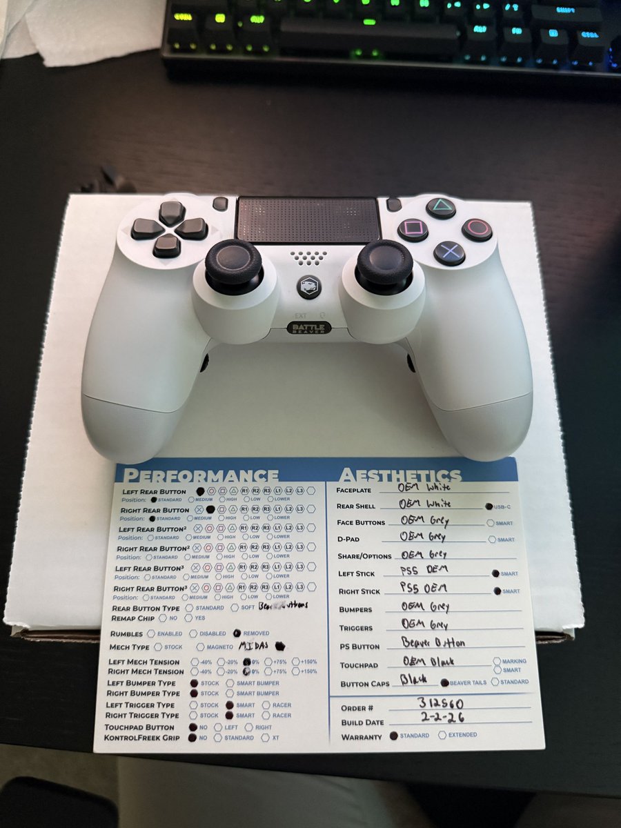 oMunsin's tweet photo. Anyone wanna buy my Marius board ps4 controller?  Has the 5-pin Midas mechs.  Hit DMs https://t.co/O1ksNm57mN
